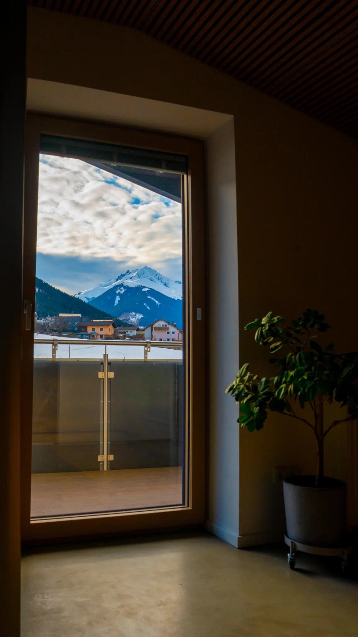 Ausblick vom Apartment Berg Glück Axams auf die Tiroler Alpen